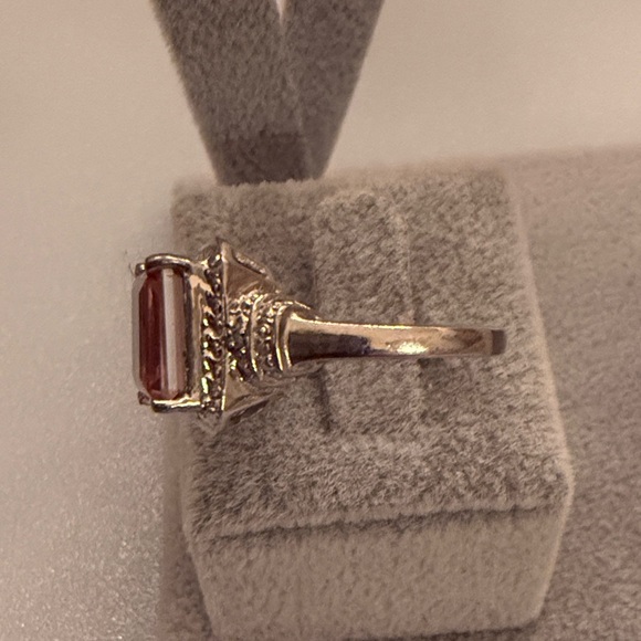 Gorgeous 925 silver Radiant Pink Stone Rhinestones Ring - Picture 4 of 8